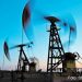 Petróleo sube casi 2 dólares ante posible intervención de la OPEP+ si aumenta superávit