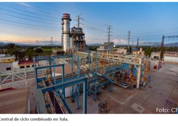 CFE tiene 24 horas para suspender contrataciones para centrales de gas o caerá en desacato