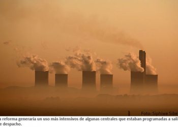 Trabajadores petroleros se alistan para elegir un nuevo líder sindical de Pemex