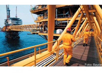 Trabajadores petroleros se alistan para elegir un nuevo líder sindical de Pemex