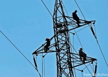 CRE aprueba siete permisos de expendio de gasolina y diésel al público