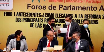 Trabajadores petroleros se alistan para elegir un nuevo líder sindical de Pemex