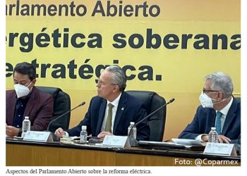 Amparos orillaron a AMLO a impulsar la reforma eléctrica: especialista