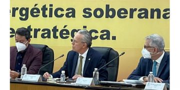 Amparos orillaron a AMLO a impulsar la reforma eléctrica: especialista