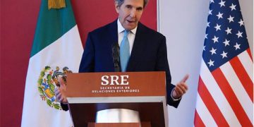 Amparos orillaron a AMLO a impulsar la reforma eléctrica: especialista