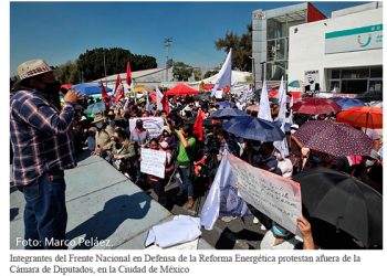 Chocan economistas y CFE por impacto en la hacienda pública durante foro de la reforma eléctrica