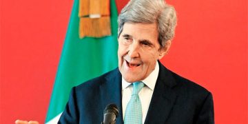 Amparos orillaron a AMLO a impulsar la reforma eléctrica: especialista