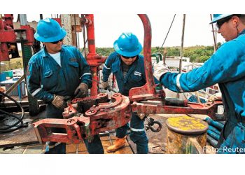 Petróleo baja hasta 93 centavos antes de nuevas pláticas nucleares entre EU e Irán