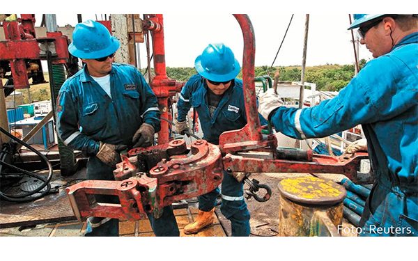 Petróleo baja hasta 93 centavos antes de nuevas pláticas nucleares entre EU e Irán