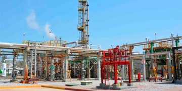 Ken Salazar reconoce dificultades de empresas de Estados Unidos para obtener permisos para energía en México