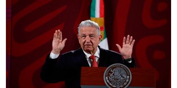 ‘Ganchos’ a Iberdrola: CRE le retirará permisos para generar energía eléctrica