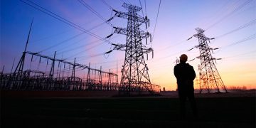 S&P ve mayor presión en CFE por combustibles e iniciativa eléctrica