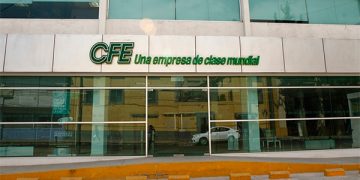 Por fuga, desalojan plataforma de Pemex en Campeche