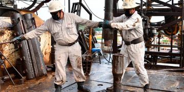 Pemex muda a más trabajadores para descentralización; va a marchas forzadas