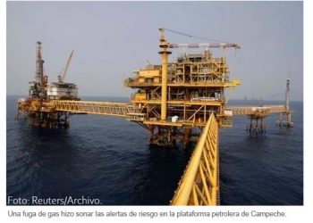 Por fuga, desalojan plataforma de Pemex en Campeche