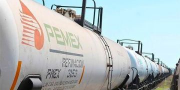 La CNH se prepara para multar a Pemex por ‘excesiva’ quema de gas en Ixachi