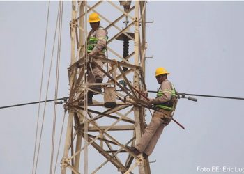 Accidente deja sin electricidad a 62% de los usuarios de Campeche, Yucatán y Quintana Roo