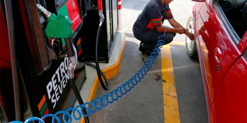 CRE delega trámites para agilizar 15 mil permisos ‘atorados’