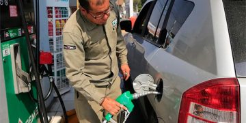 CRE delega trámites para agilizar 15 mil permisos ‘atorados’