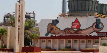 EU ‘sube el tono’ en pleito con México: prepara ‘golpe’ por sector energético