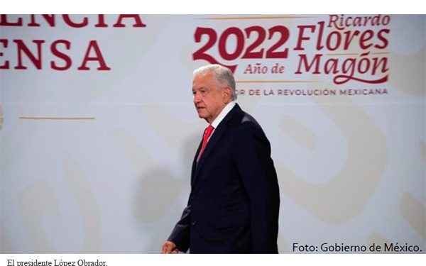 AMLO abre puerta a inversiones extranjeras en energía solar, pero solo si administran Sener y CFE