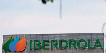 Iberdrola obtiene suspensión judicial ante multa de 9,145 millones por acusación de venta ilegal de energía