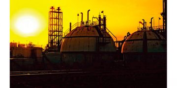 Rigidez en gasto por Pemex y pensiones llevó a Moody’s a rebajar nota de México