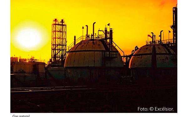 Rigidez en gasto por Pemex y pensiones llevó a Moody’s a rebajar nota de México