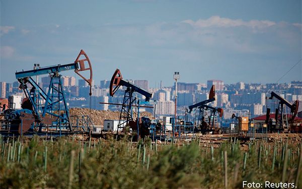 Los precios del petróleo caen antes de una posible gran subida de tipos en EE.UU.