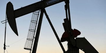 Precios del petróleo caen por temores de recesión mundial