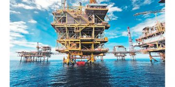 Rigidez en gasto por Pemex y pensiones llevó a Moody’s a rebajar nota de México