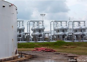 FMI mejora su proyección de crecimiento para México este año, pero pasa tijera al PIB del 2023