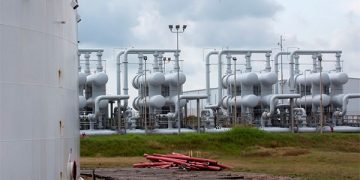 FMI mejora su proyección de crecimiento para México este año, pero pasa tijera al PIB del 2023