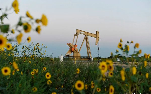 Petróleo sube casi 3% por las interrupciones de suministro en Libia y Noruega