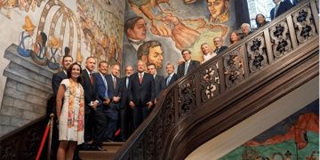 AMLO se reunió con empresarios y firmó acuerdos para inversiones en EU: Sener