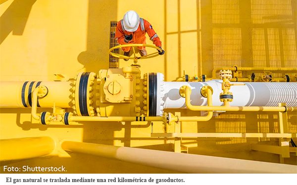 CRE autoriza a dos empresas de Slim la comercialización de gas natural y petróleo