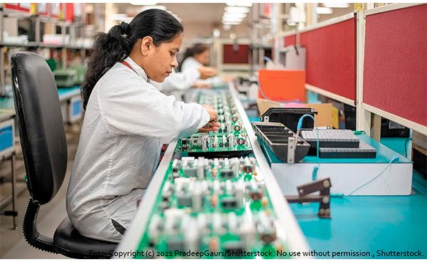 Cae 2.81% anual la producción nacional de crudo: CNH