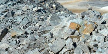 CRE autoriza a dos empresas de Slim la comercialización de gas natural y petróleo