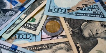 Peso se aprecia en espera de datos de inflación de México y EU