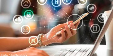 Trabajadores de Cruz Azul demandan frente a CFE restablecimiento del servicio