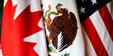 Trabajadores de Cruz Azul demandan frente a CFE restablecimiento del servicio