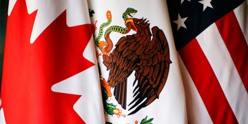 CFE celebra 85 años de historia