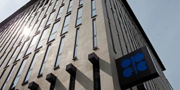 El petróleo sube más del 4% ante la perspectiva de un recorte de suministro de la OPEP+