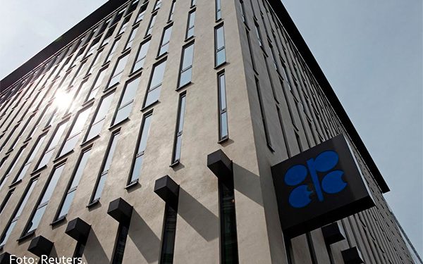 El petróleo sube más del 4% ante la perspectiva de un recorte de suministro de la OPEP+