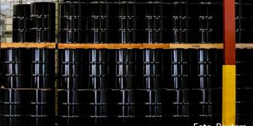 Peso se aprecia en espera de datos de inflación de México y EU