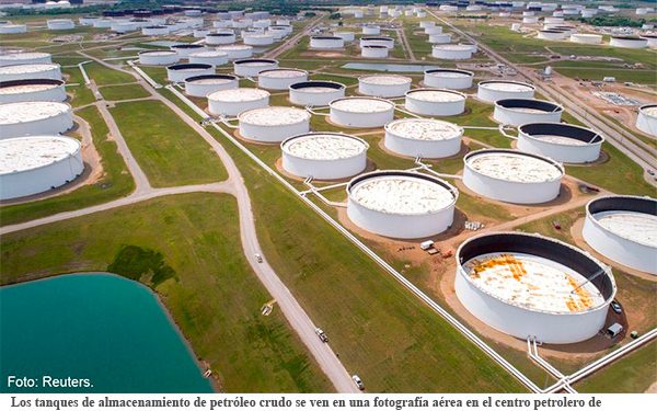 Ejecutivos petroleros de EE. UU. temen recesión y persistente escasez de suministro: sondeo de la Fed de Dallas