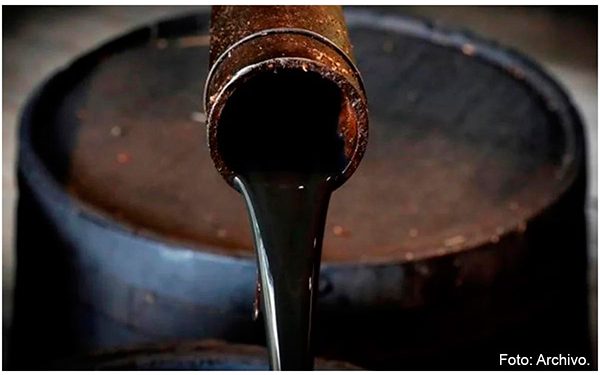 Hacienda pide a Congreso no mover precio del petróleo en paquete económico 2023