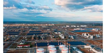 Hacienda pide a Congreso no mover precio del petróleo en paquete económico 2023