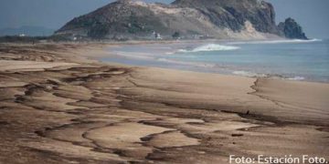 Contamina derrame de Pemex 8 km de playas en Salina Cruz