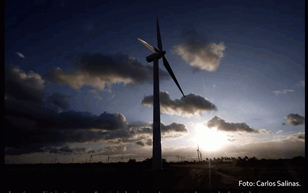 Los grandes consumidores aceleran su salida de las centrales de autoabasto